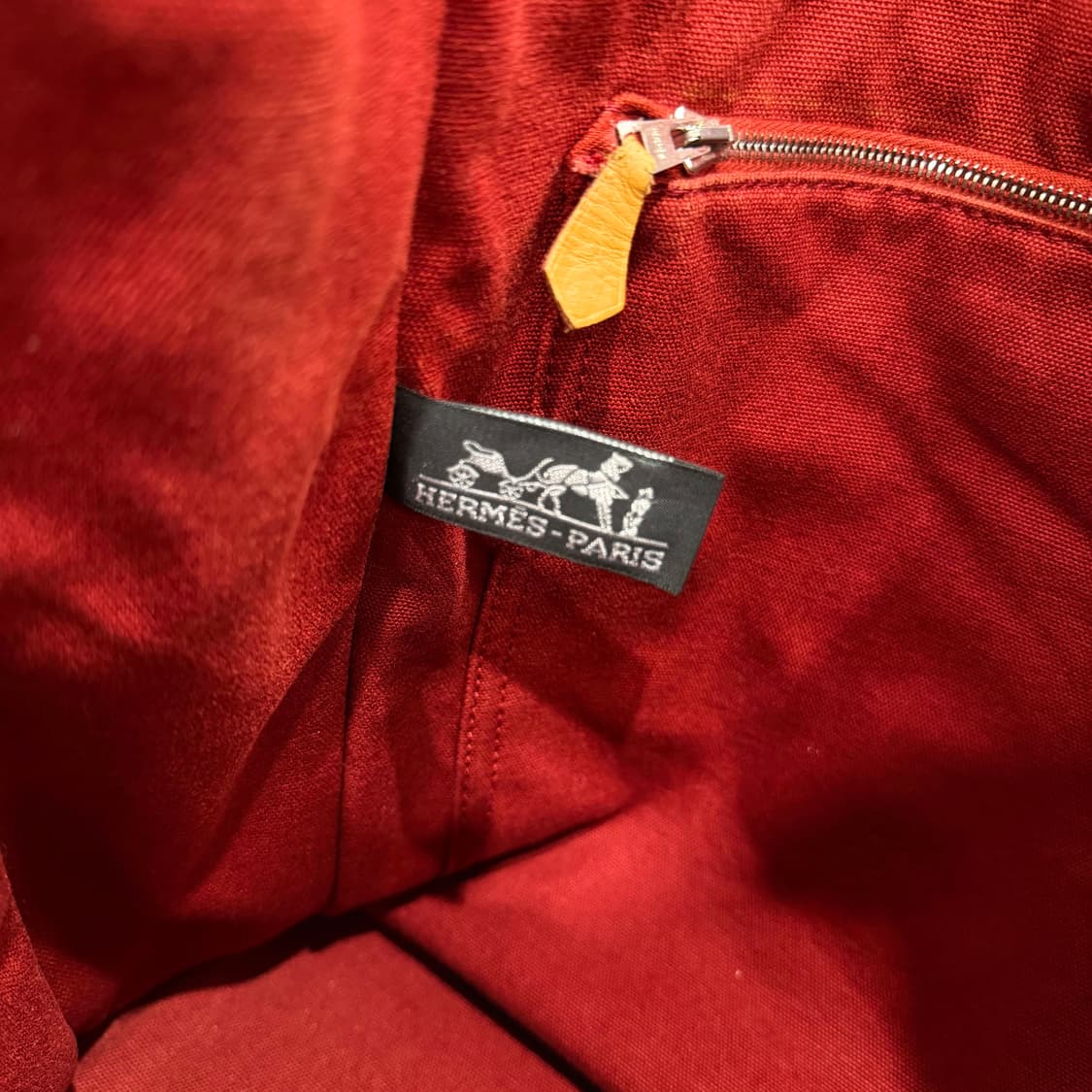 에르메스 캔버스 코튼 토트백 스트라이프 배색 버튼 클로징 디테일 와인 상품이미지8