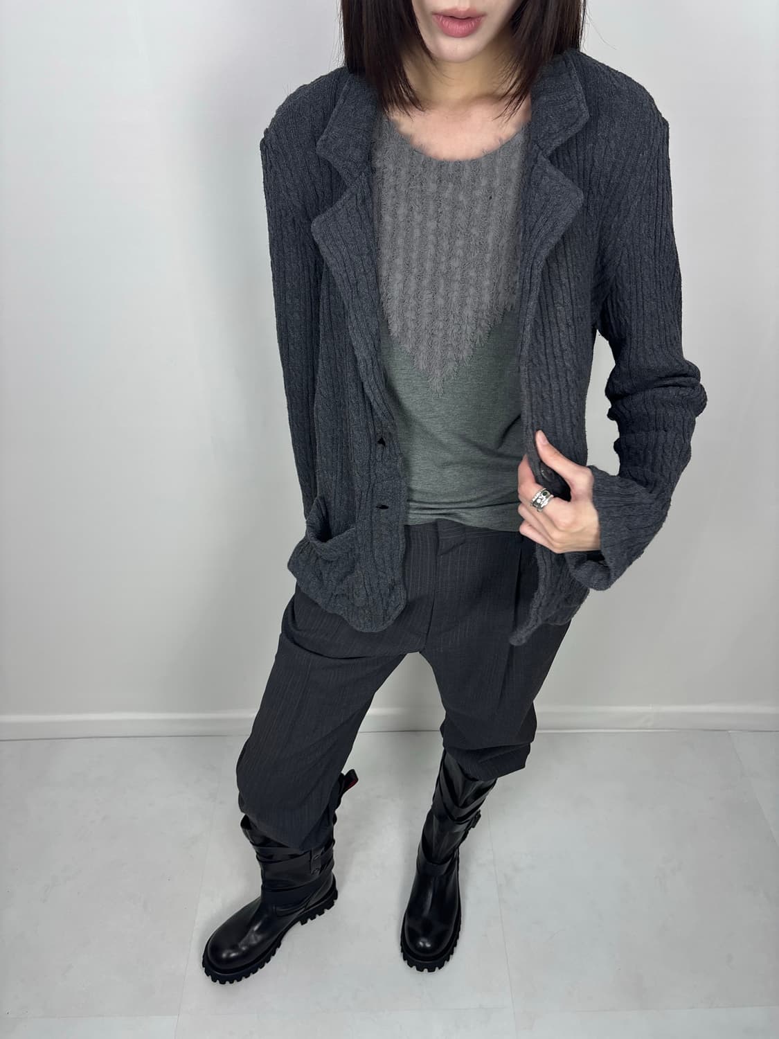 CHARCOAL STRIPE LOW SLACKS 상품이미지5