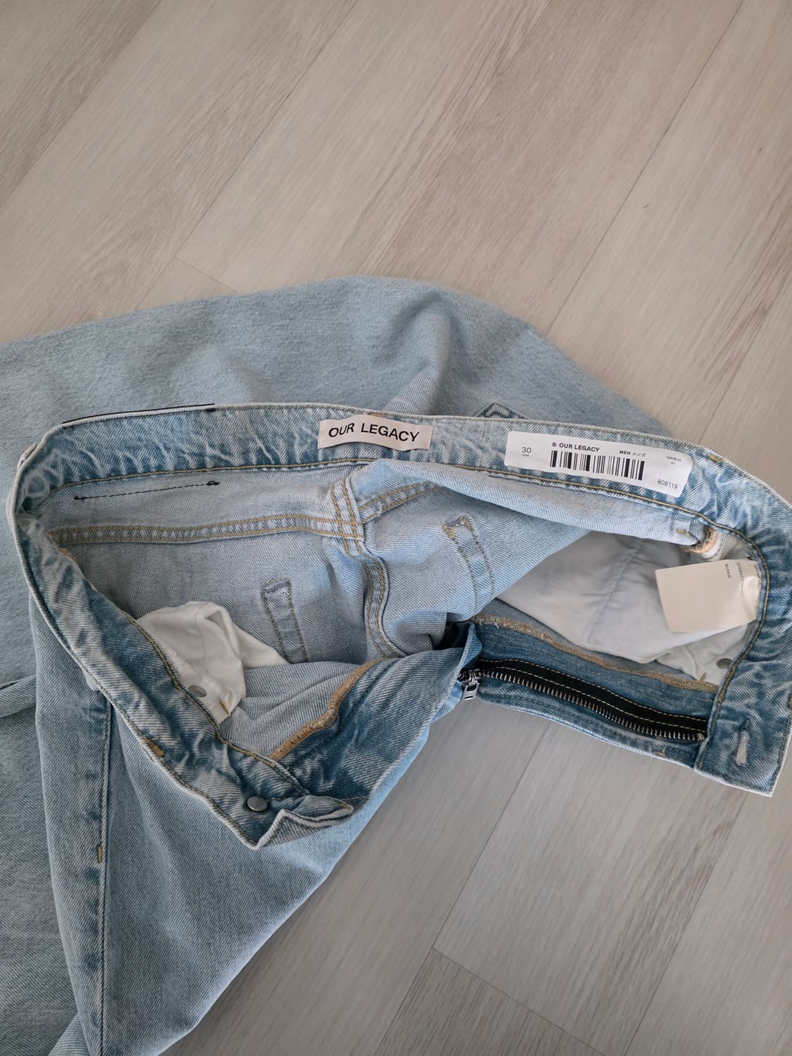 아워레가시 써드컷 슈퍼라이트 30사이즈 판매합니다 상품이미지3