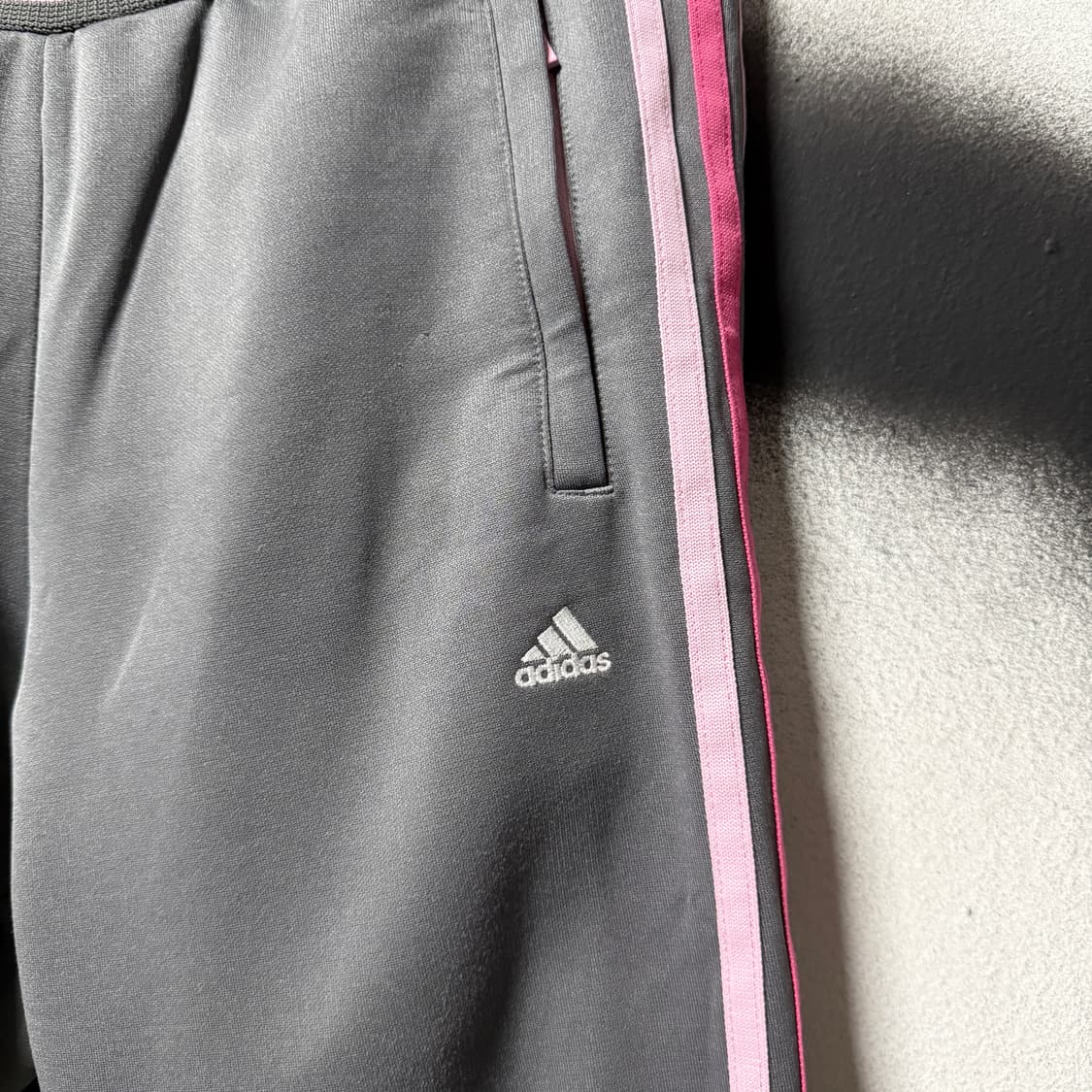 아디다스 핑크 삼선 라인 배색 세미 부츠컷 트랙 팬츠 상품이미지2