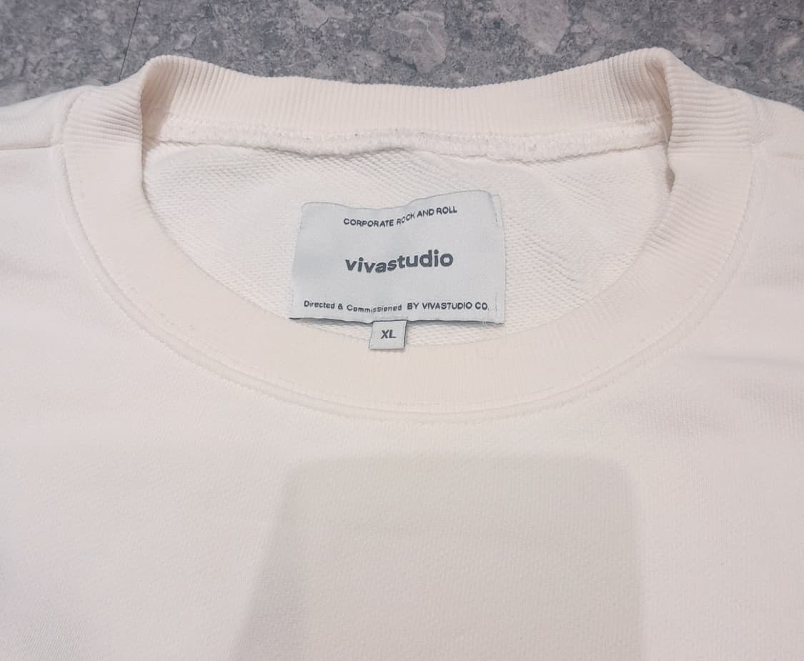 💥비바스튜디오 스웻셔츠 아이보리 (XL)
 상품이미지6
