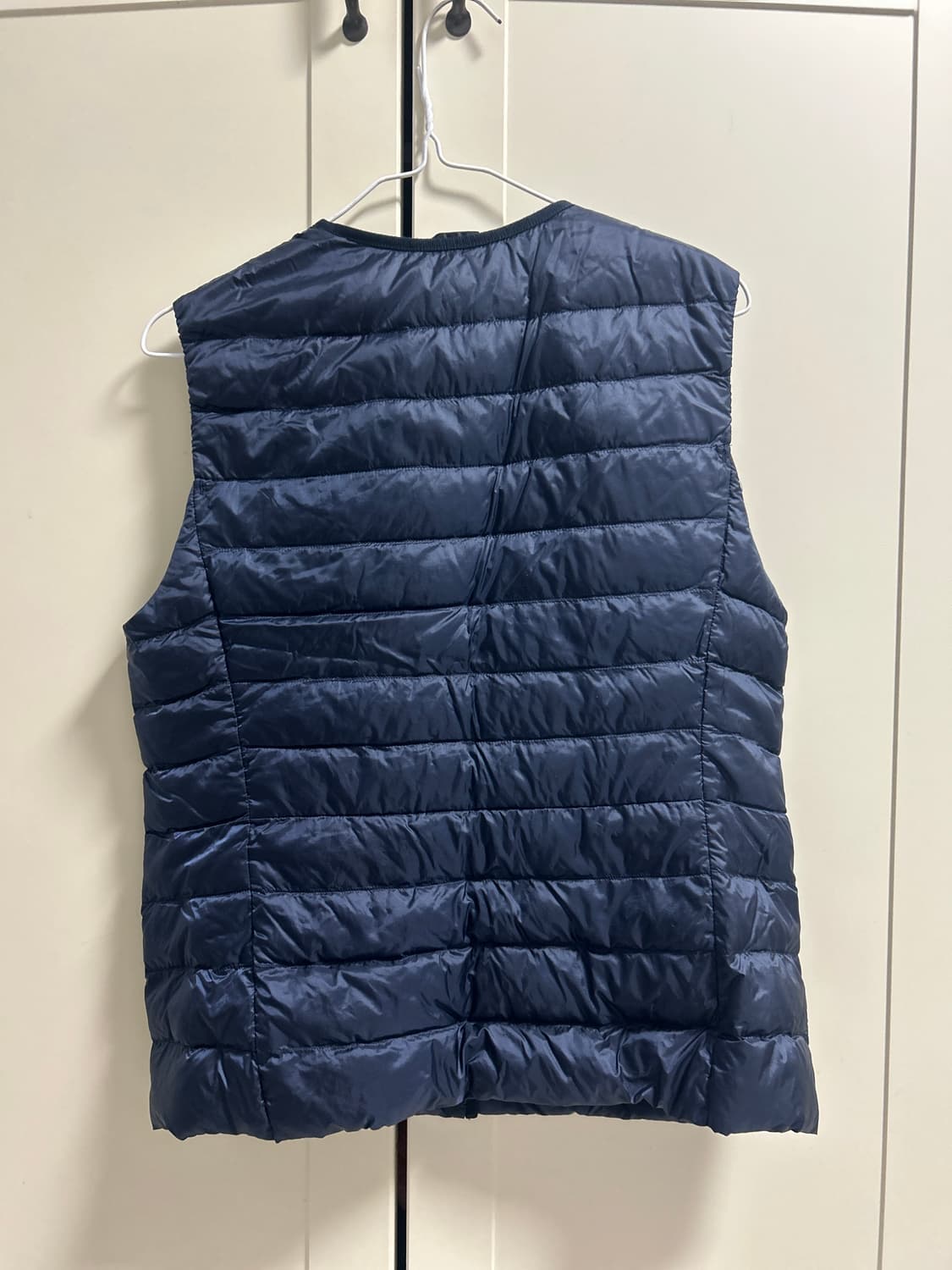 유니클로 경량패딩조끼 여성 L  상품이미지3