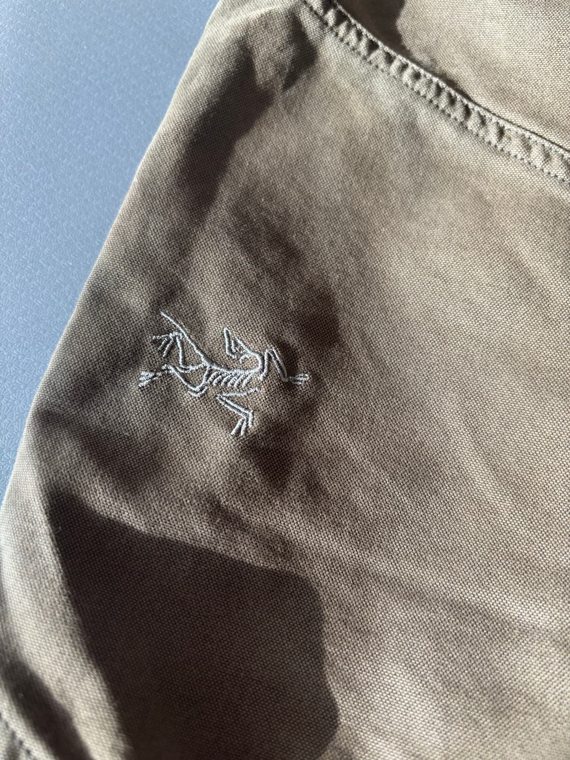 아크테릭스 크로닌 팬츠 문쉐도우 팝니다 36사이즈 상품이미지6