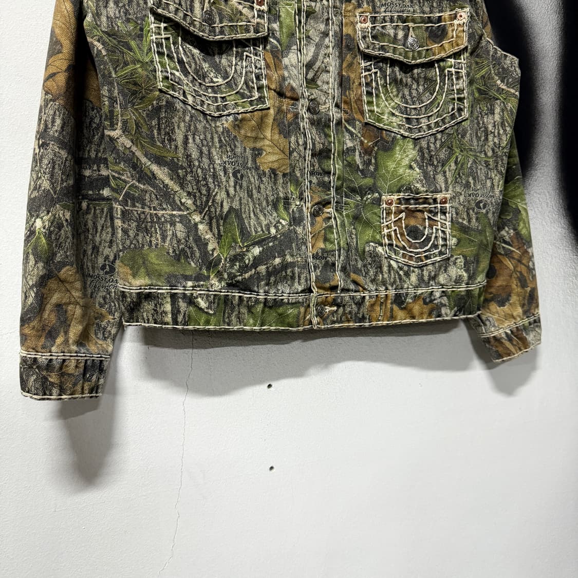 FW21 슈프림 x 트루릴리전 모시 오크 카모 데님 트러커 자켓 상품이미지4