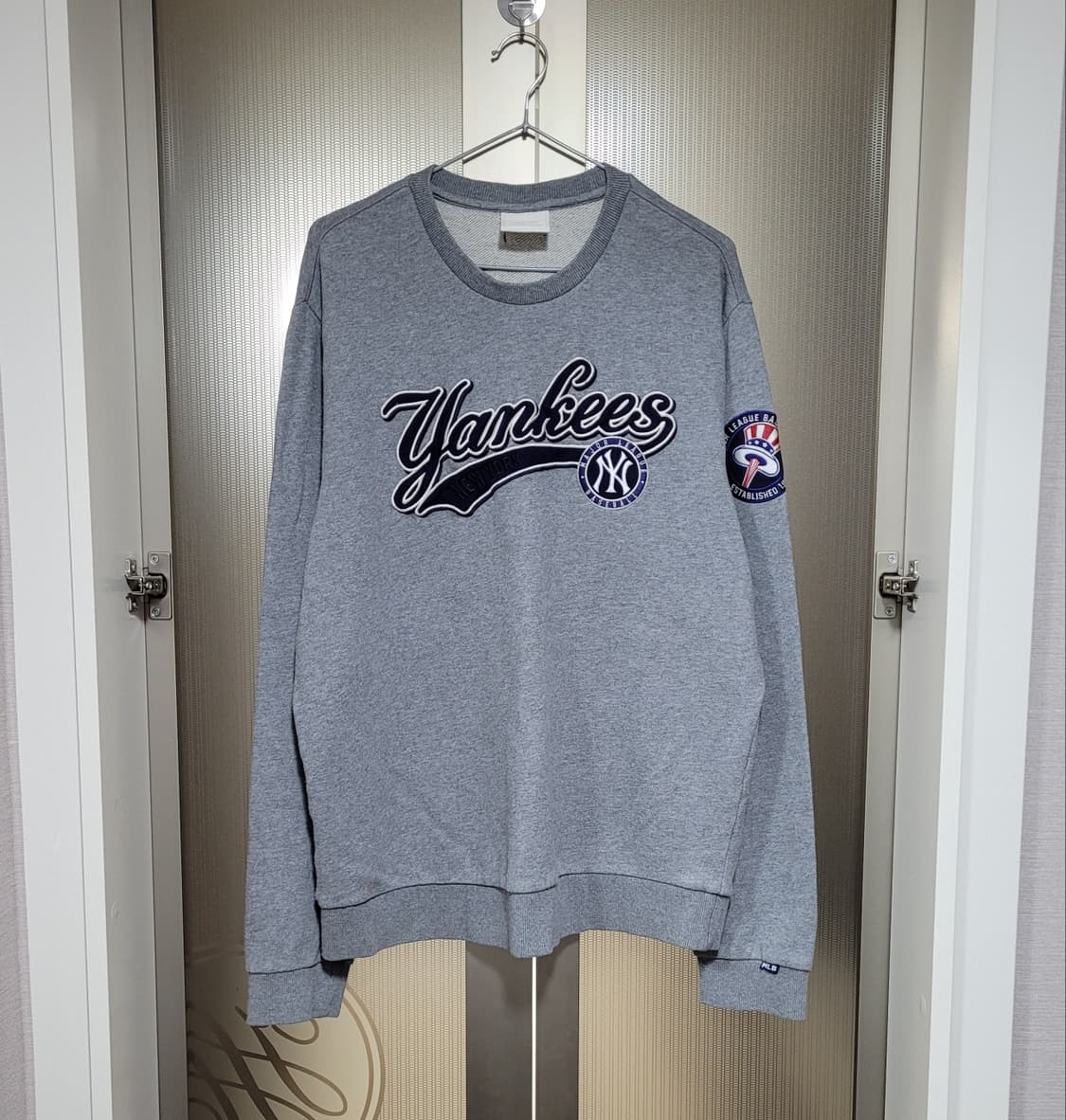 (새상품급) MLB 뉴욕양키스 빅로고 맨투맨 상품이미지1