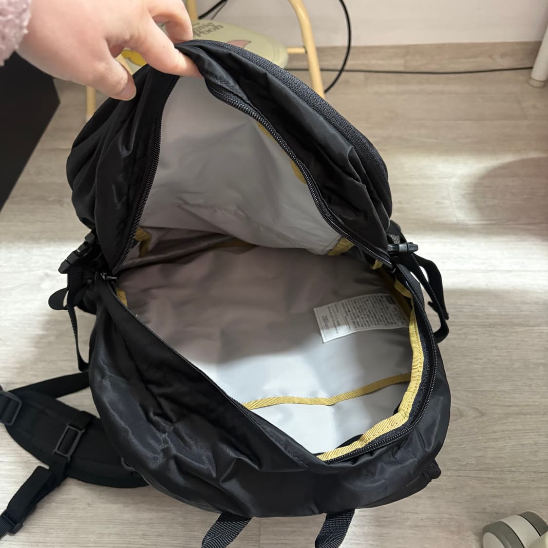 콜맨 워커 33L 아웃도어 여행 백팩 블랙 상품이미지3