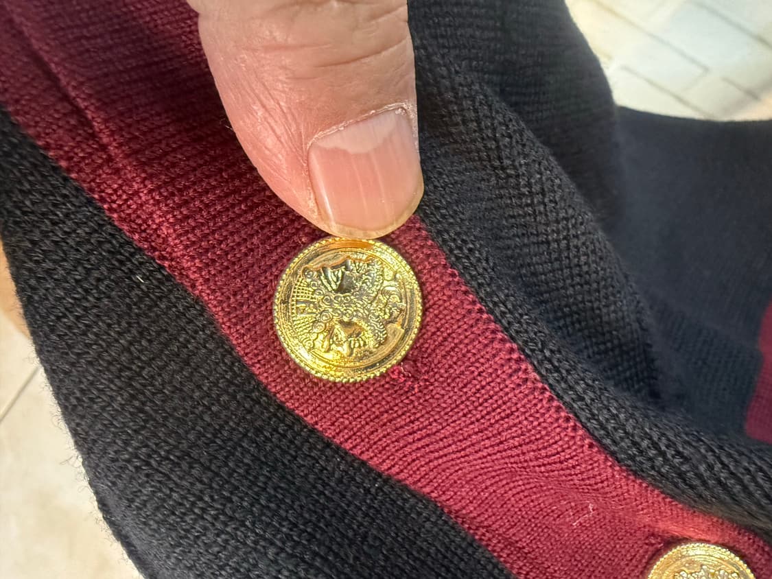 42/66 정품 펜디 가디건 팝니다 상품이미지3