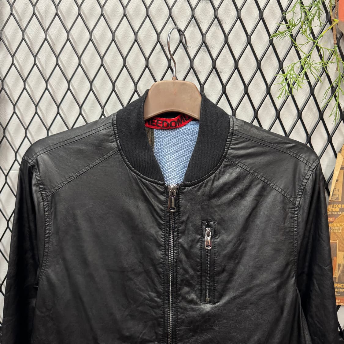 ITA VINTAGE 레더 블루종 전면 집업 포켓 포인트 블랙 상품이미지3