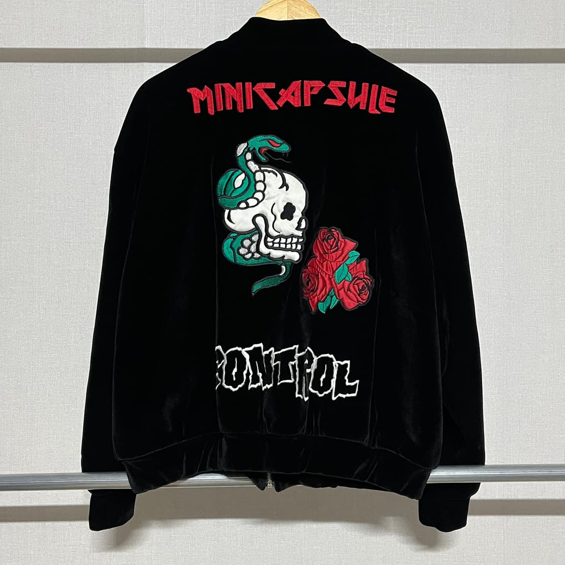MINICAPSULE 벨벳 블랙 스컬 자켓 S 상품이미지2