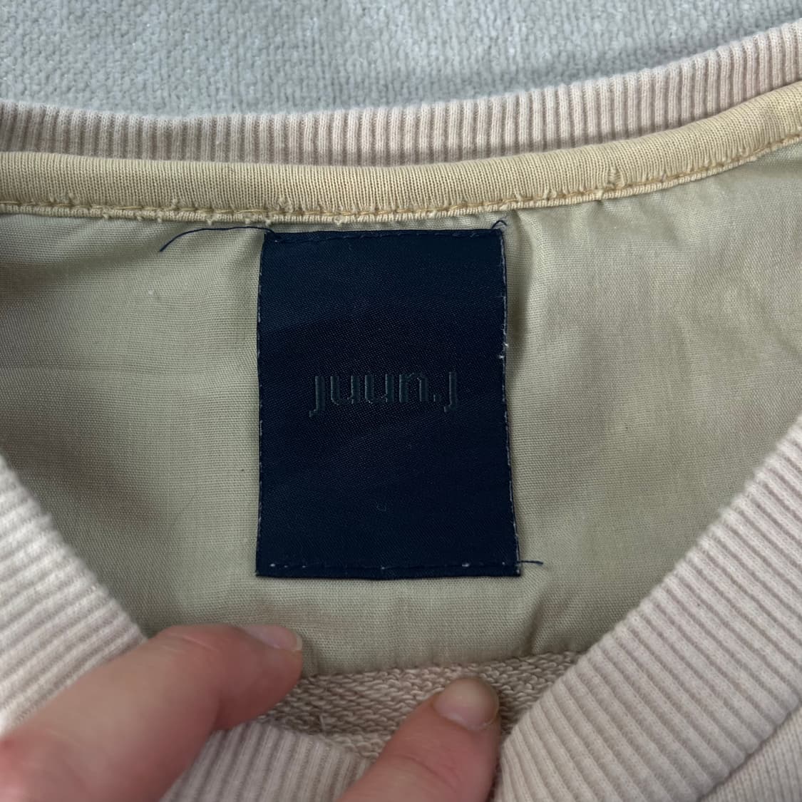 105 준지 20FW 엠브로이더리 맨투맨 상품이미지4