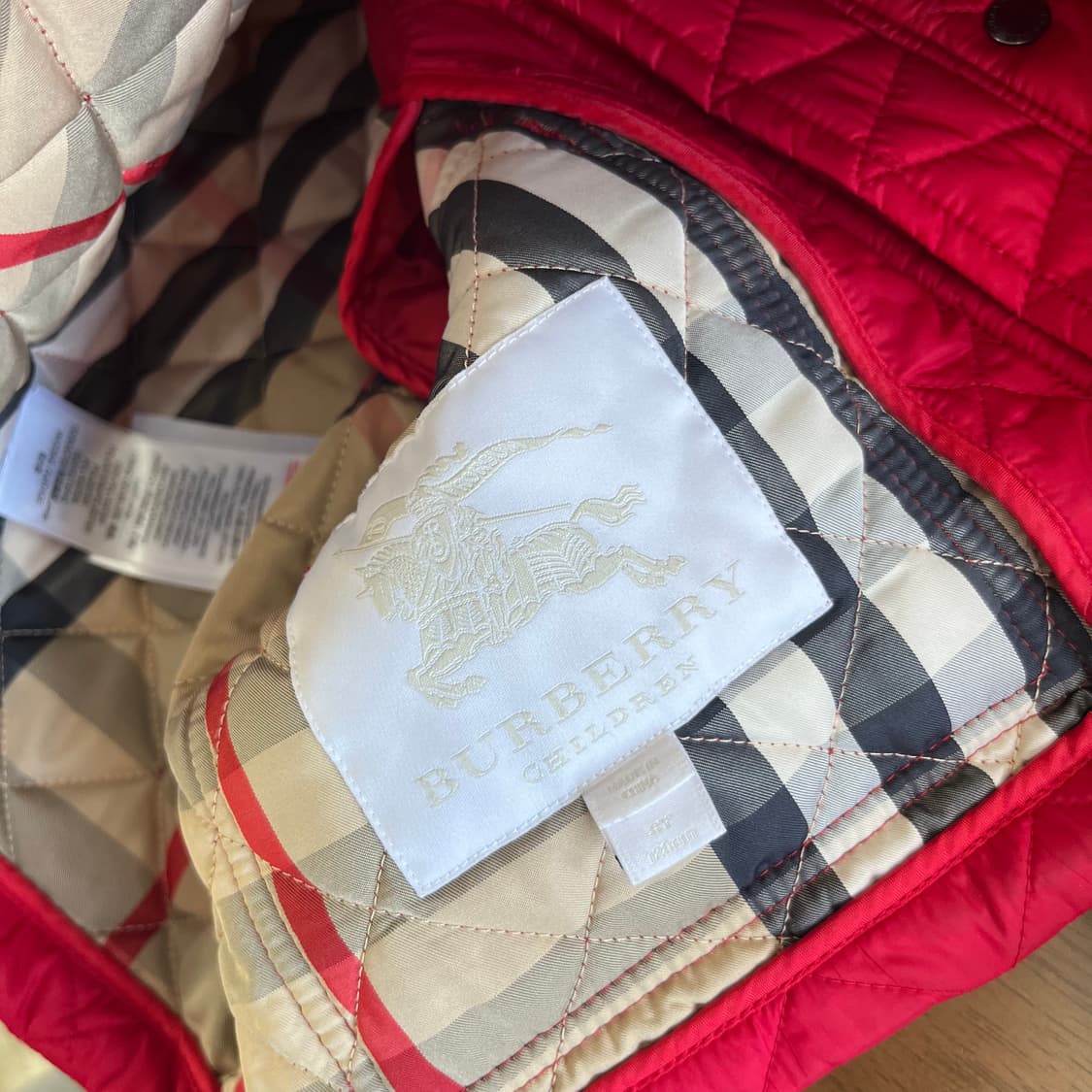 버버리 키즈 후드 퀼팅 점퍼 8y 상품이미지6