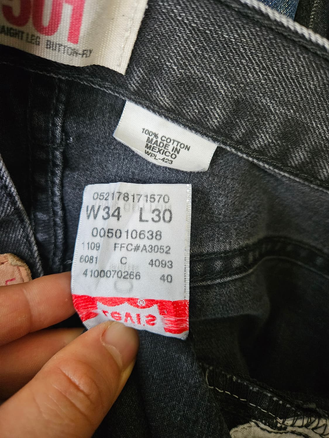 00s levis 501 34x30 리바이스 페인팅 블랙 흑청진 상품이미지4