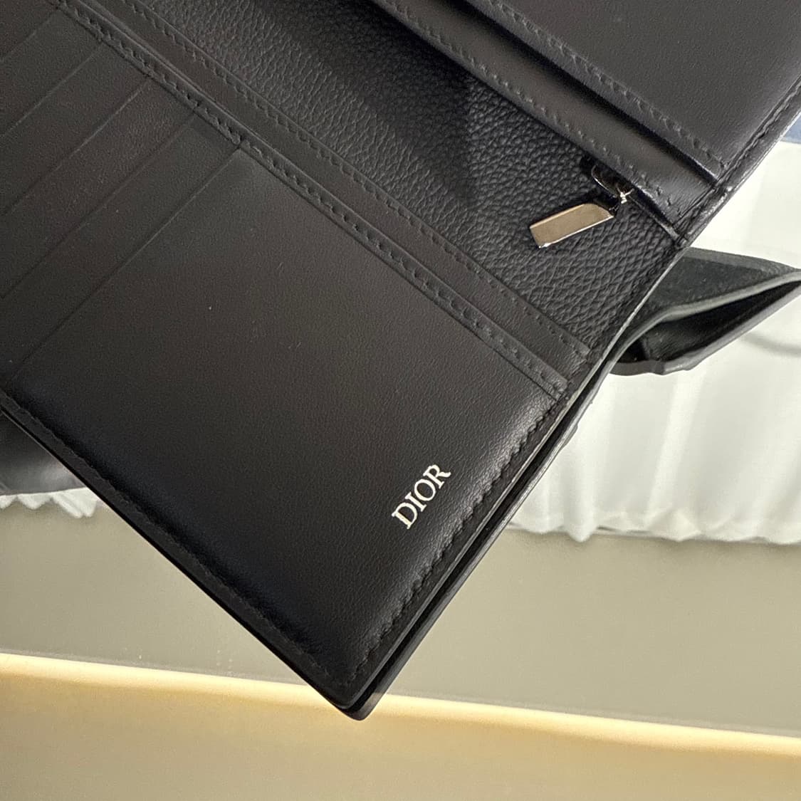 루이비통 오블리크 그래피티 버티컬 장지갑 상품이미지4