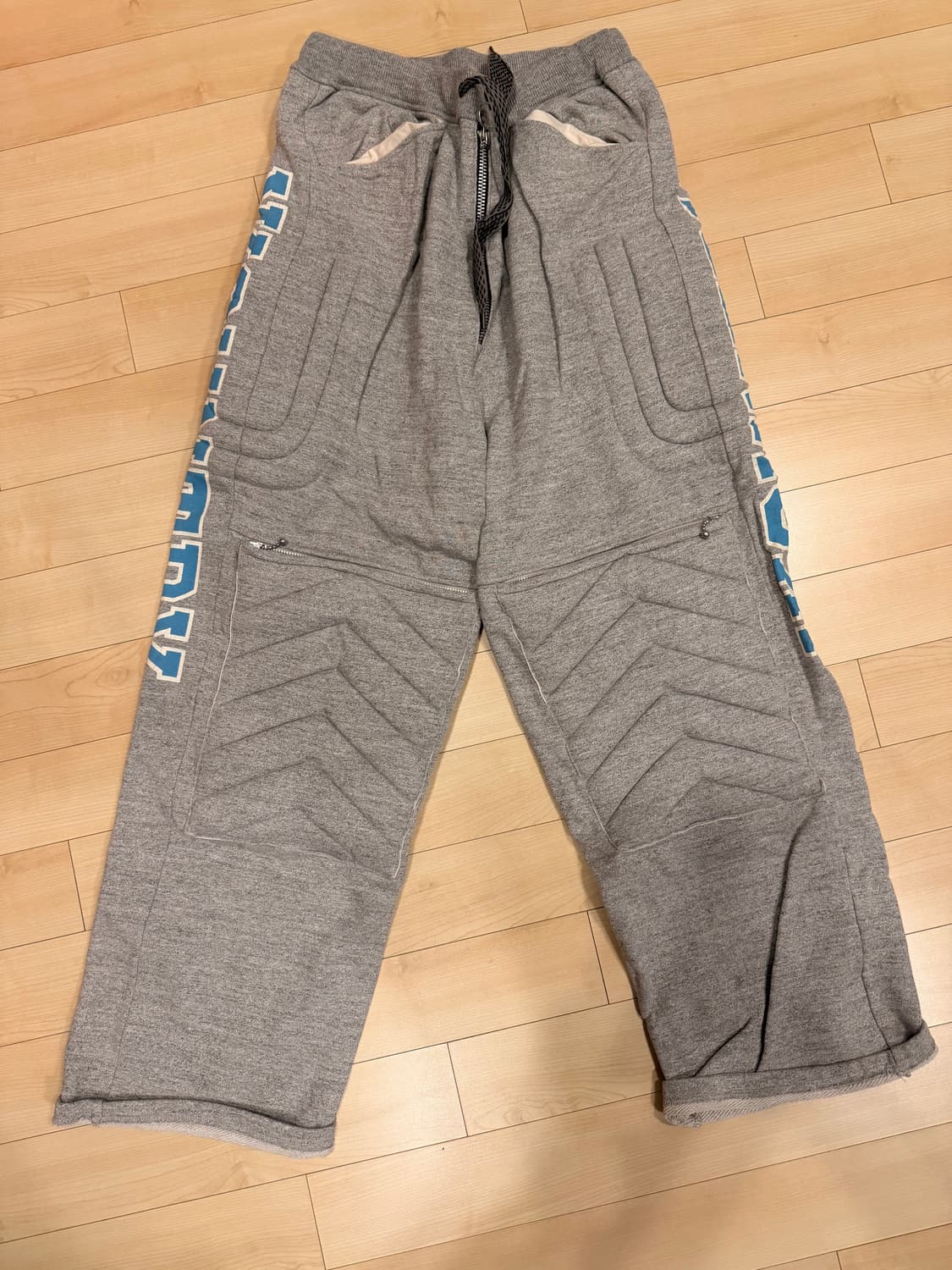 캐피탈 XCOUNTRY 회색 와이드 스웻팬츠 상품이미지1