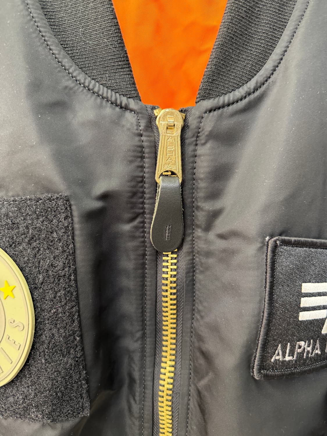 정품) 알파인더스트리 MA-1 블랙 패치 봄버 자켓 XXL 상품이미지4