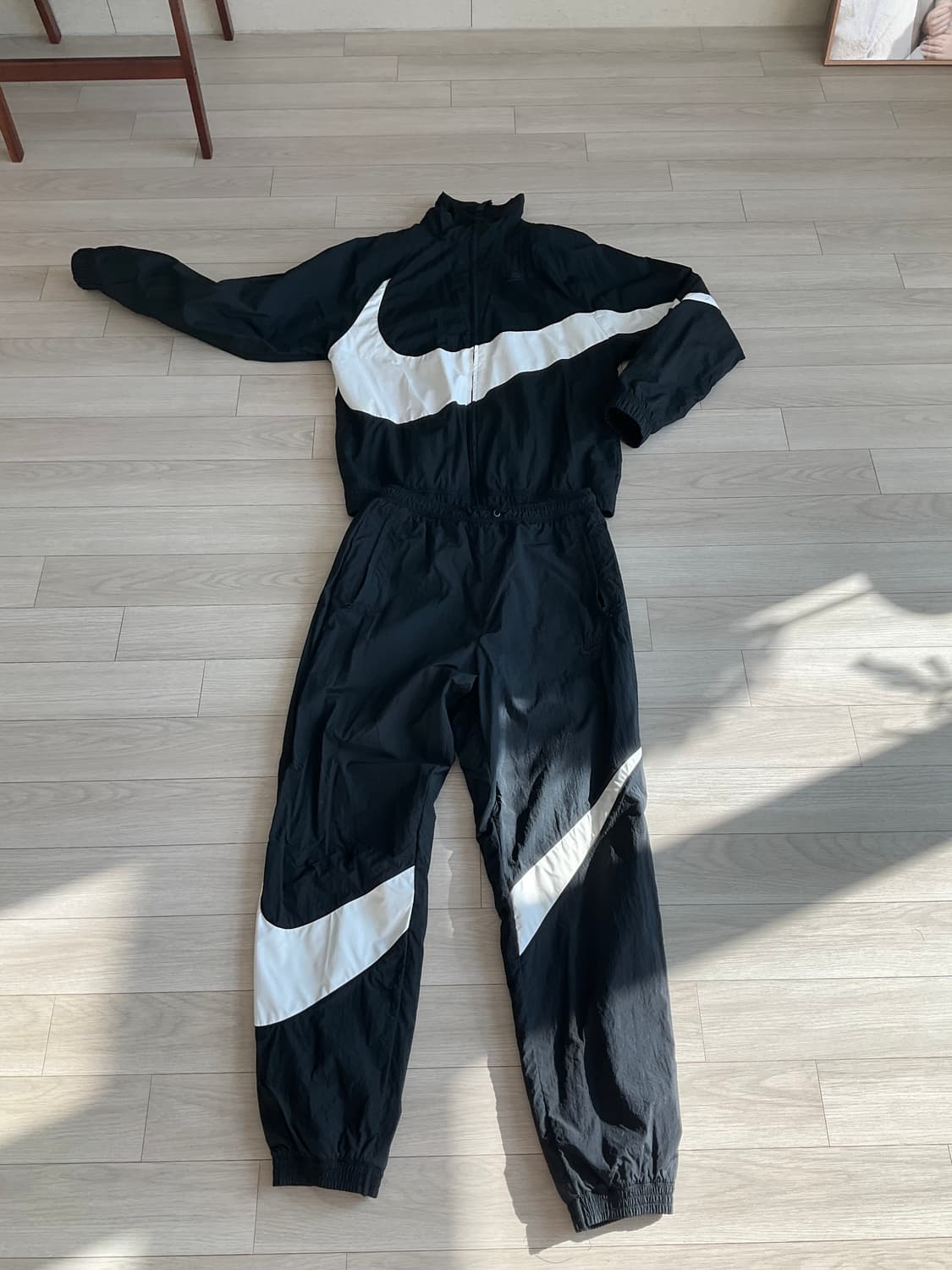 나이키 빅스우쉬 트레이닝 셋업 검/흰 S 상품이미지1