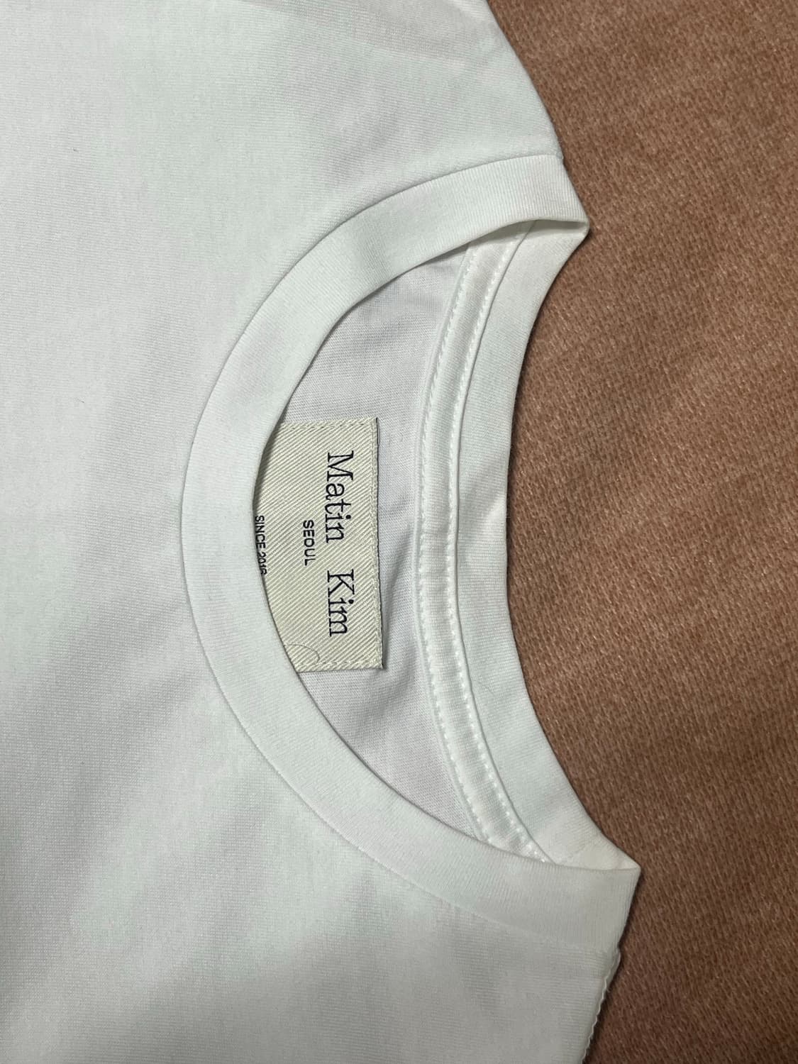 마뗑킴 반팔 잉크 레터링 탑 상품이미지3