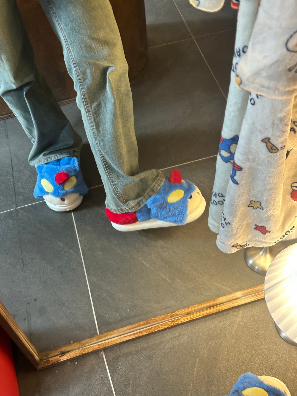 짱구 액션가면 털 실내화 상품이미지3