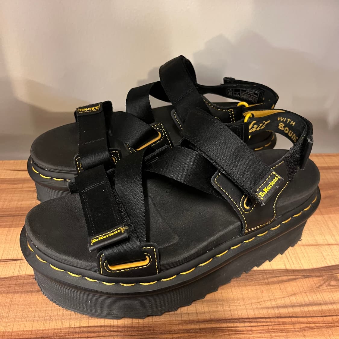 닥터마틴 킴버 스트랩 샌들 상품이미지2