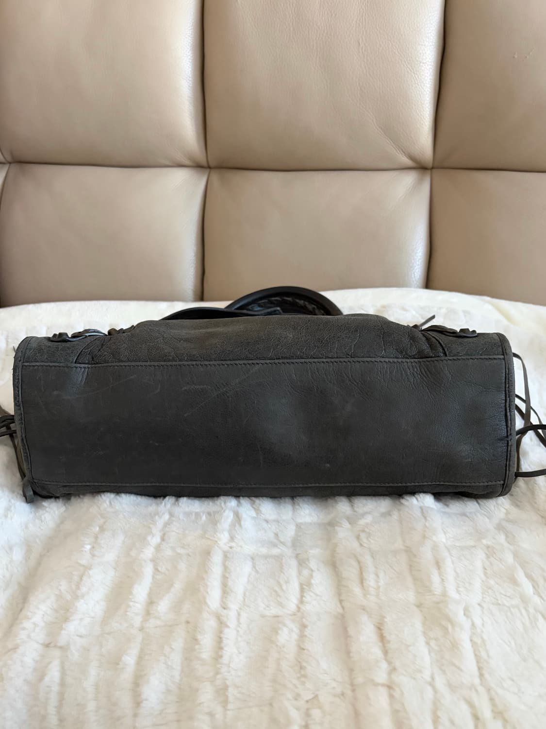 발렌시아가 모터백 다크 그레이 상품이미지5