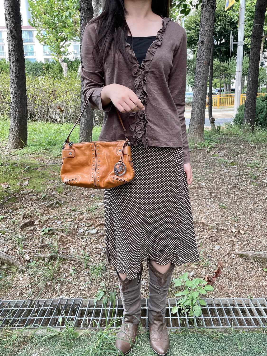 브라운 프릴 버튼 가디건 상품이미지2