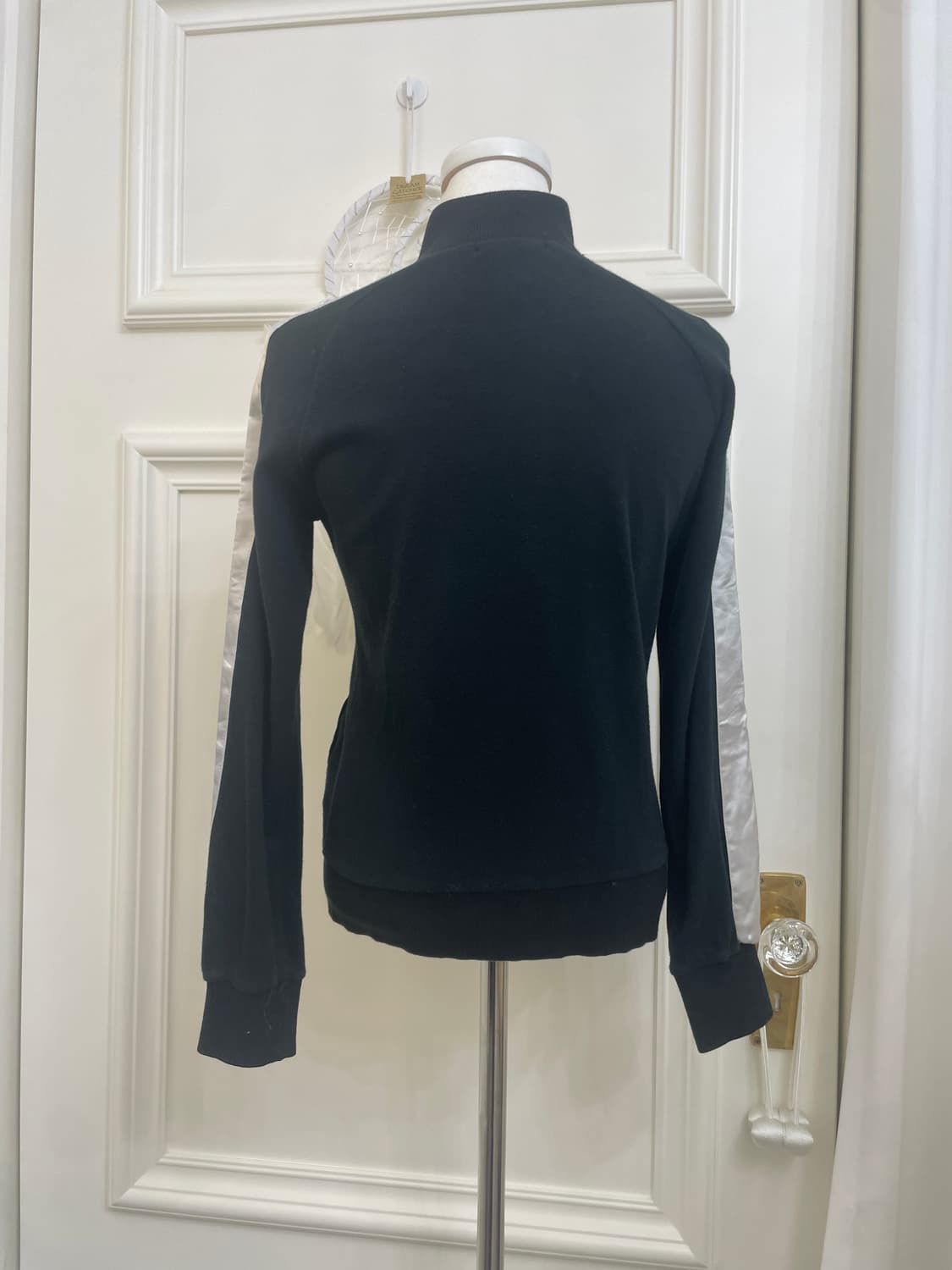 black cubic point sleeve line zip-up 상품이미지3