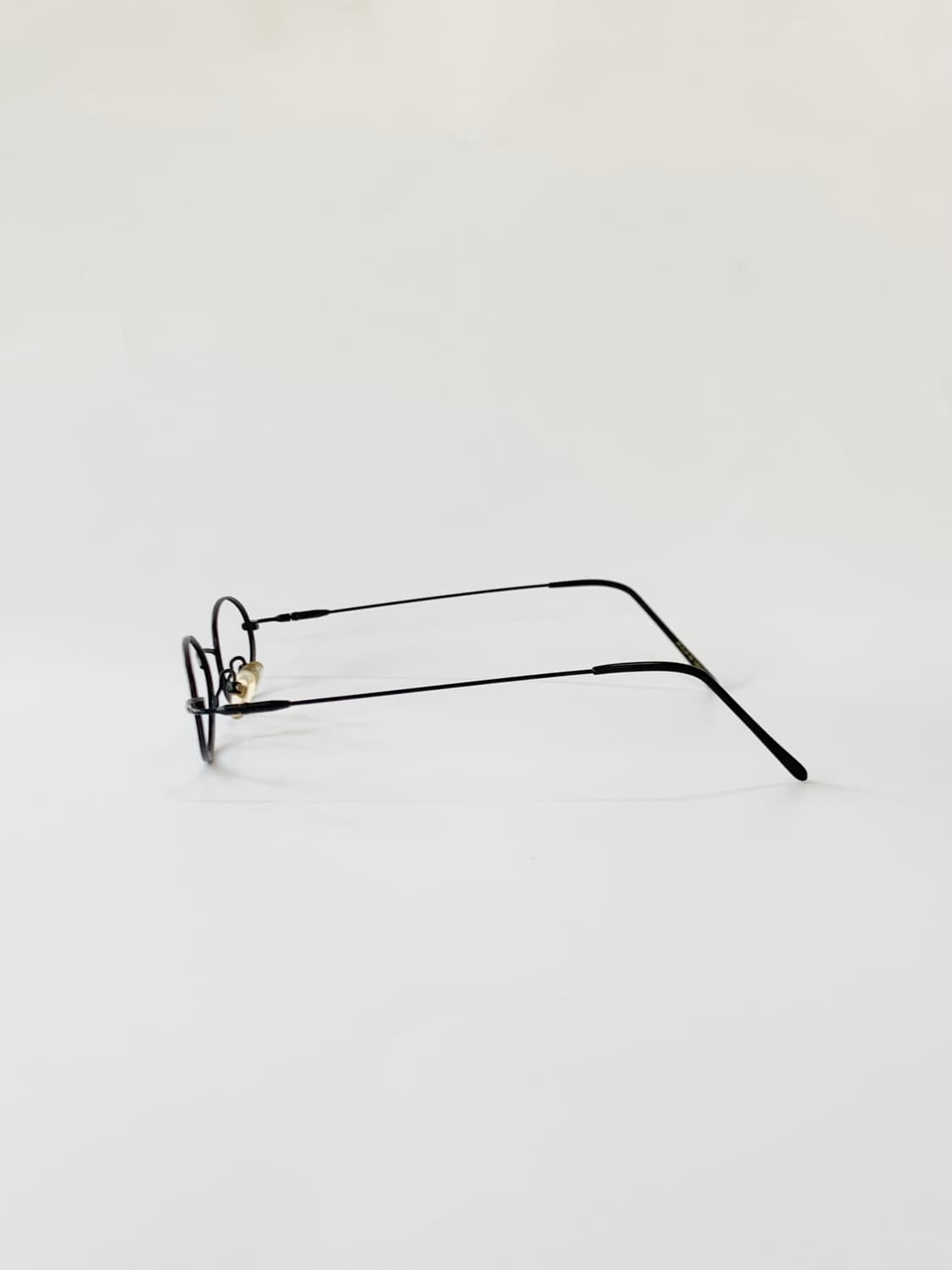 [픽키-590] (Small) 티타늄 블랙 오벌 안경테 초경량 미니멀 상품이미지4