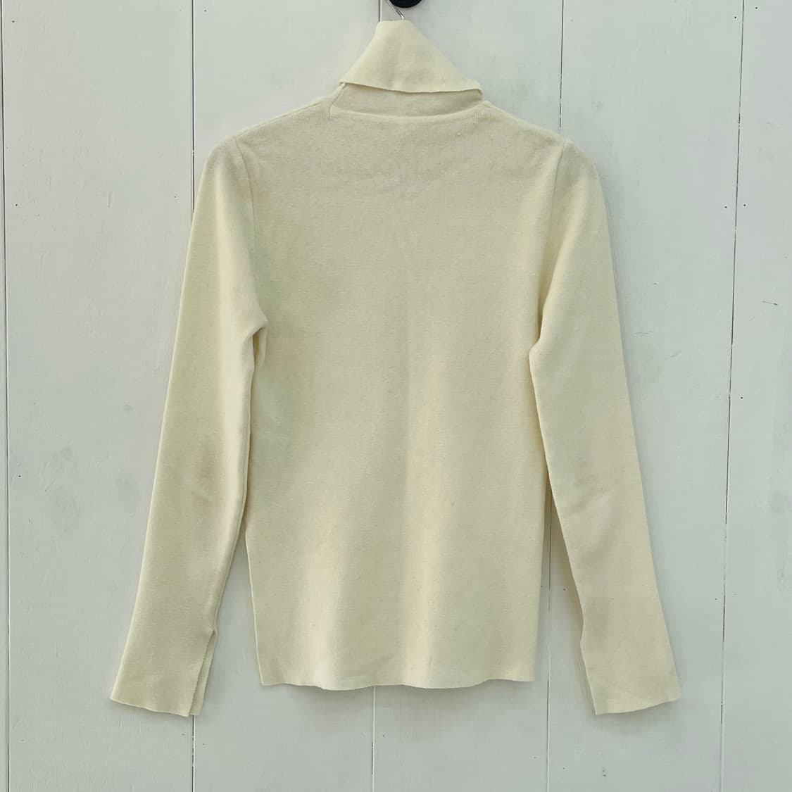 Nilby P[닐바이피] 소매 트임 터틀넥 니트 상품이미지3