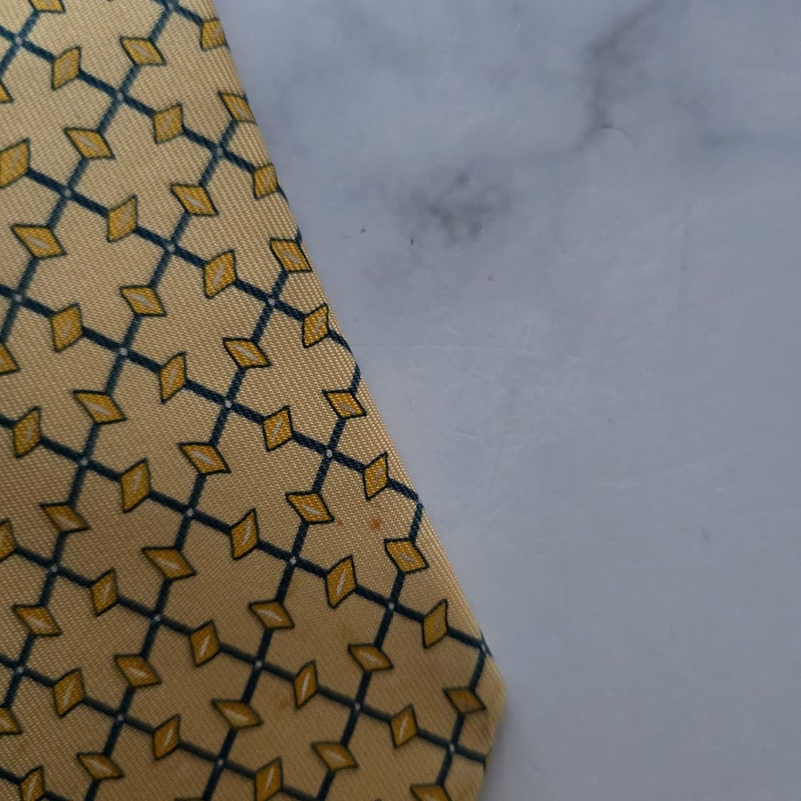 에르메스 실크 옐로 기하 패턴 넥타이 9.4cm A등급 K1467
 상품이미지8