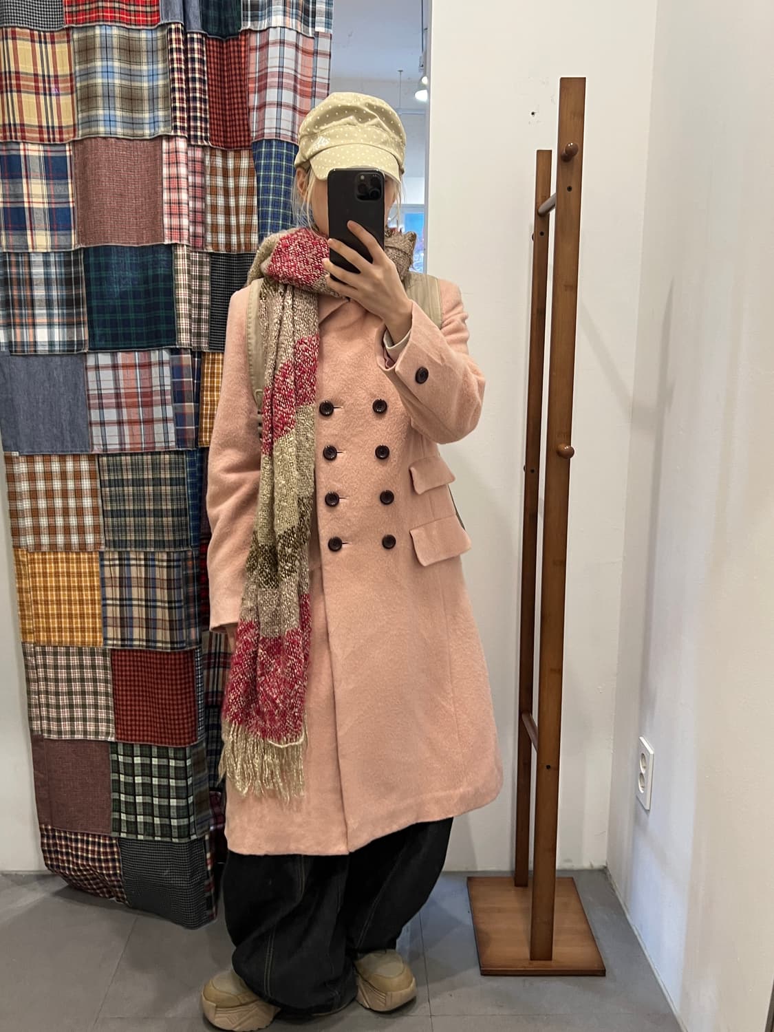 딸기우유 퍼 롱 코트 상품이미지1