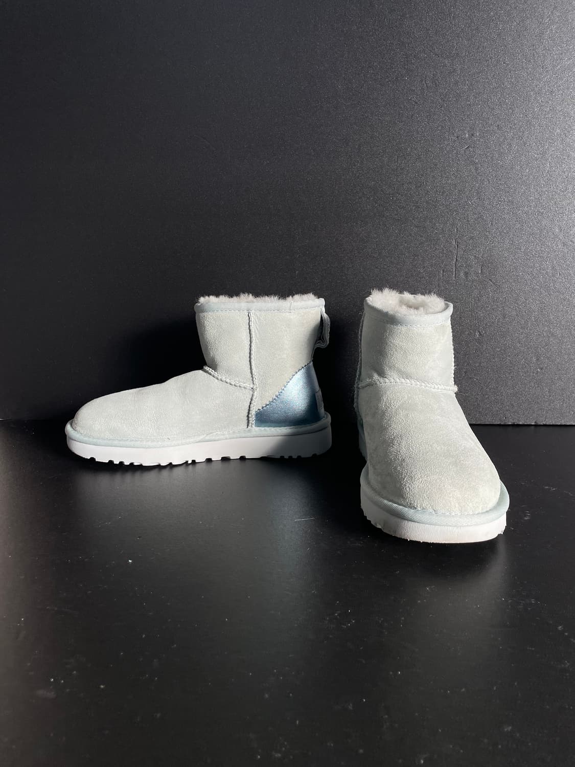 [220] UGG  U.S.A 어그 클래식 미니 메탈릭아이스버그 부츠 상품이미지4