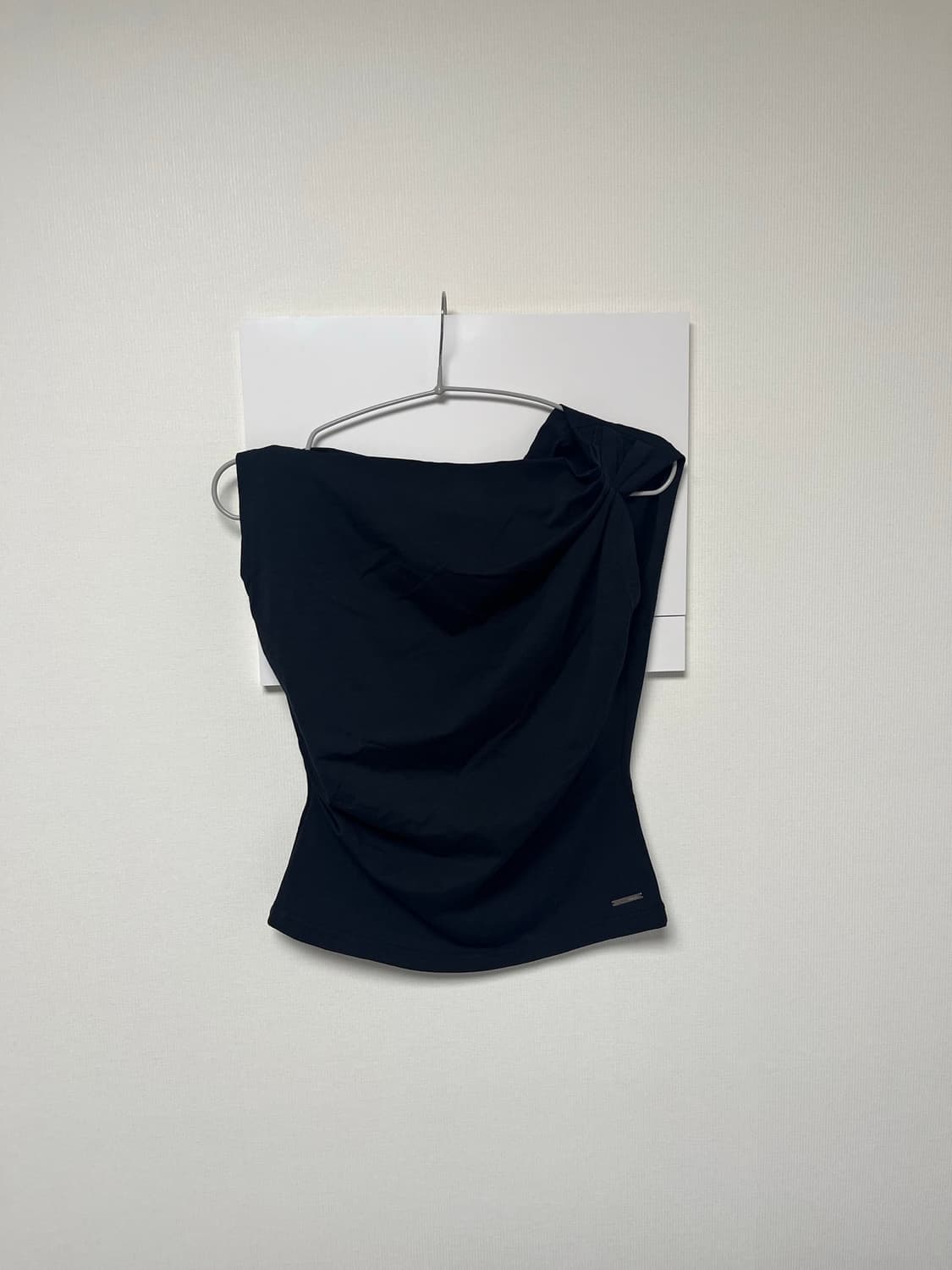 (미세키서울) Slanted sleeveless top BLACK 상품이미지3