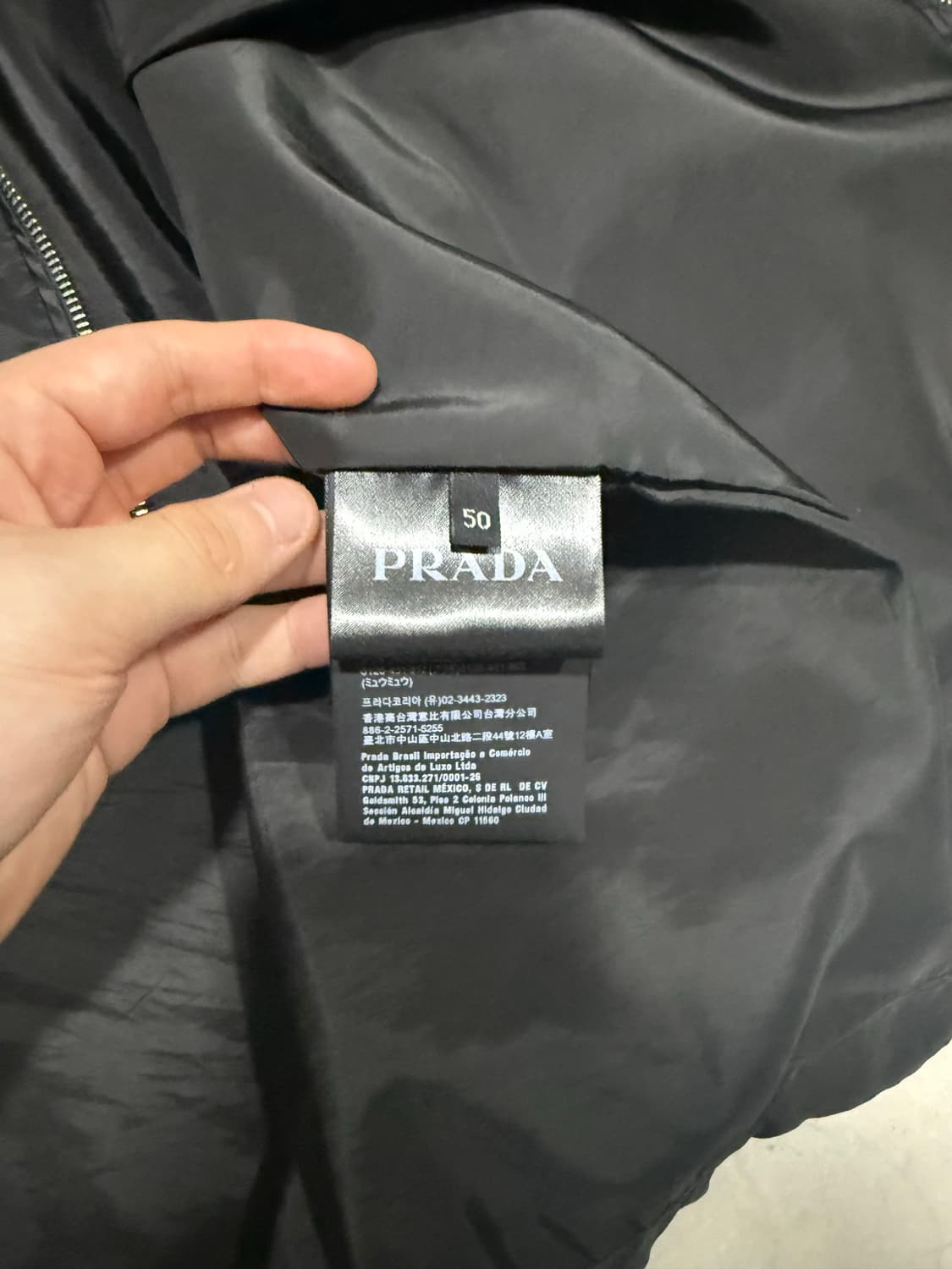 [당일출고,50사이즈] 프라다 리나일론 바람막이 상품이미지5
