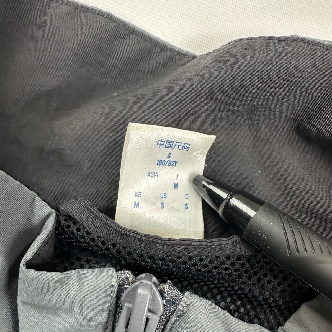 리복 x 발란사 바람막이 상품이미지6