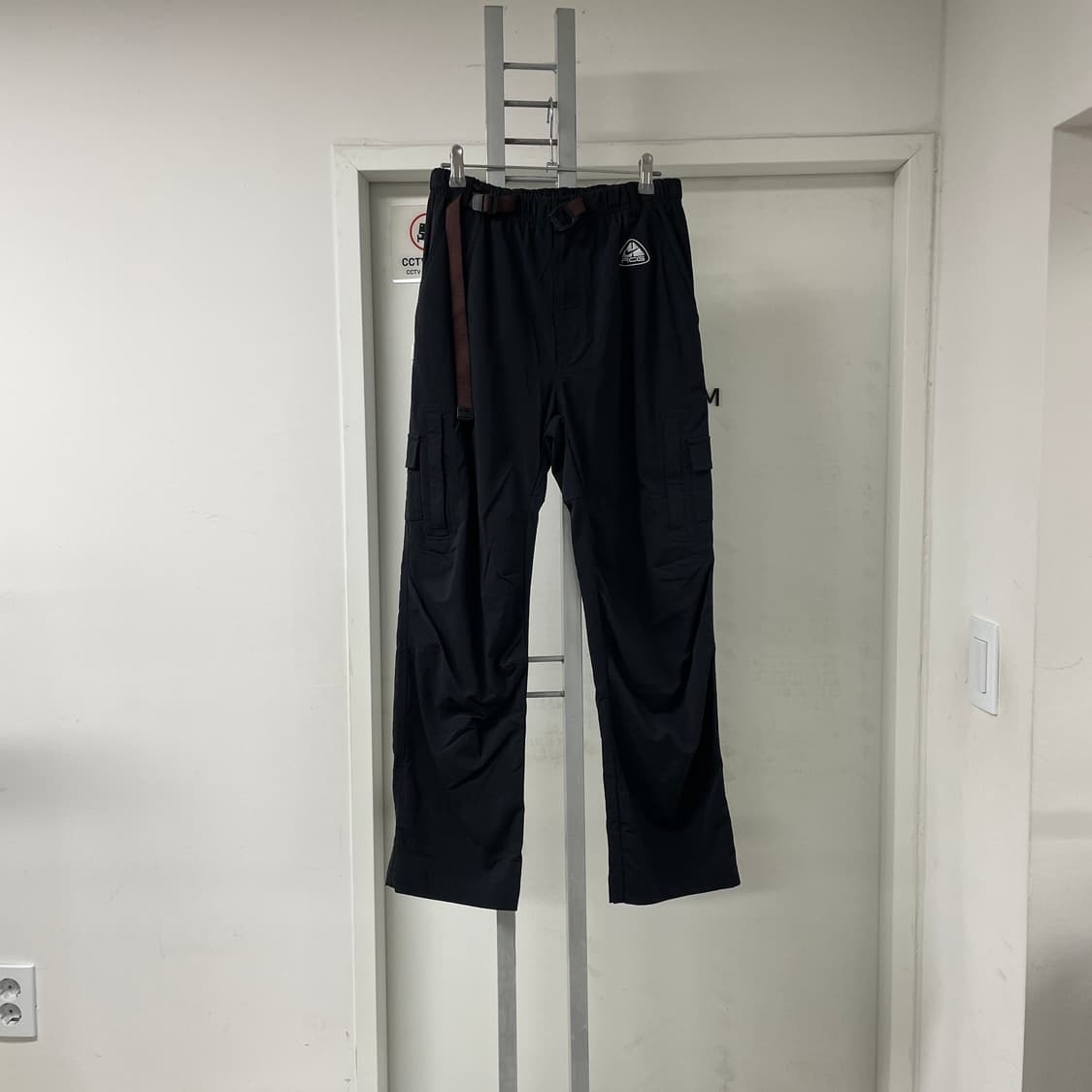 나이키 acg 카고 팬츠 블랙 S 상품이미지1