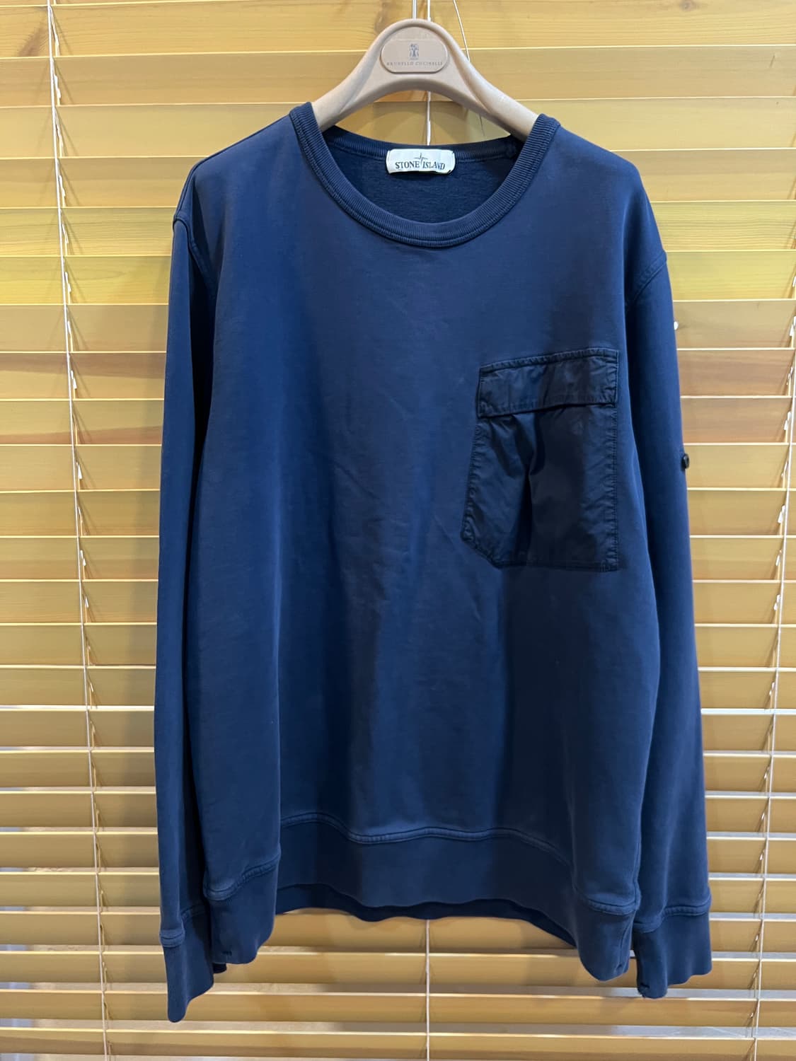 스톤아일랜드 남성 네이비 맨투맨티셔츠 라운드티셔츠 상품이미지2
