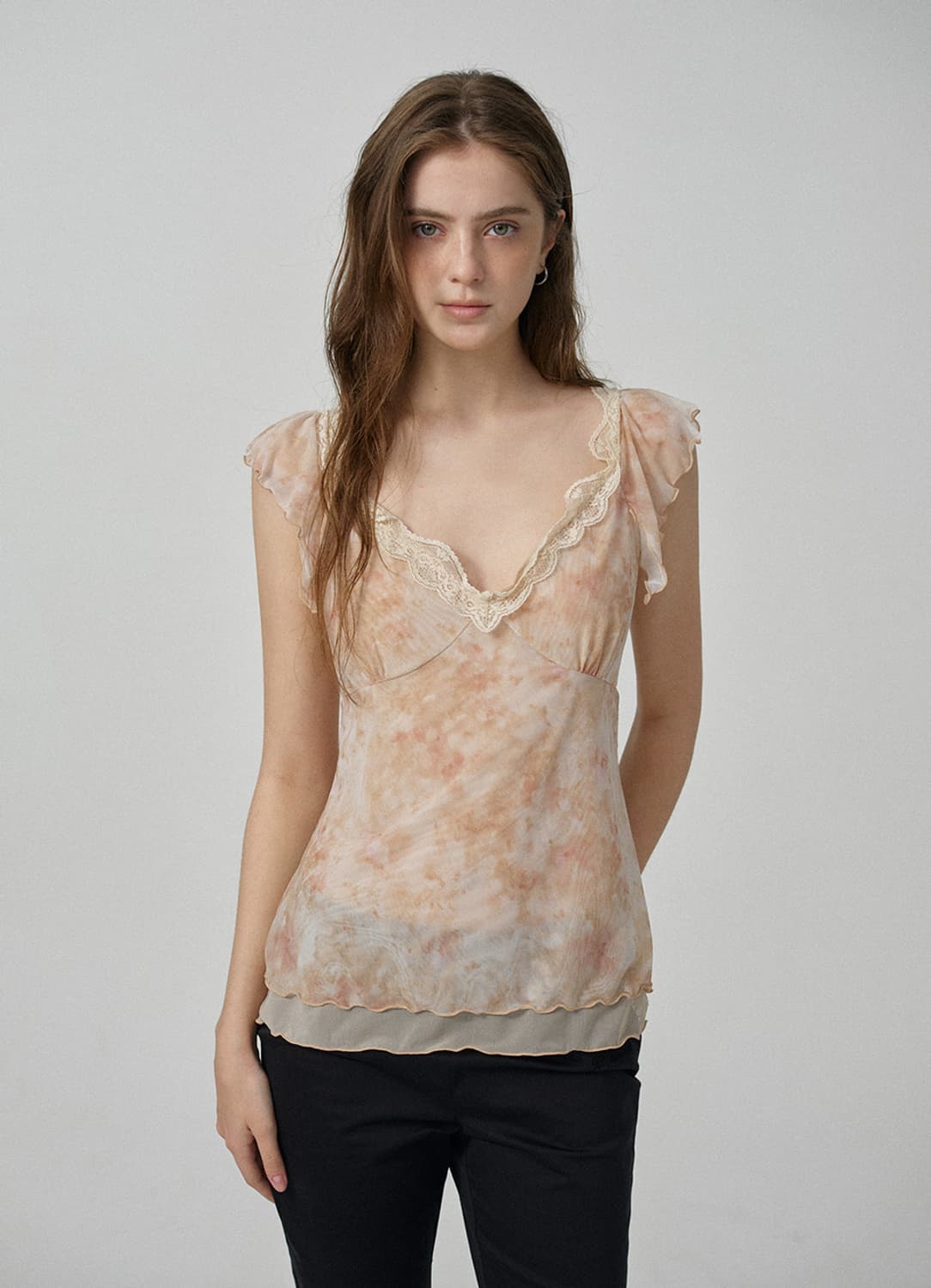 더바넷 Sena Sheer Lace Sleeveless Top_Peach 상품이미지4