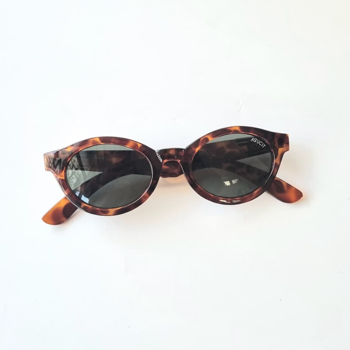 데드스탁 오벌형 호피 뿔테 선글라스 상품이미지1