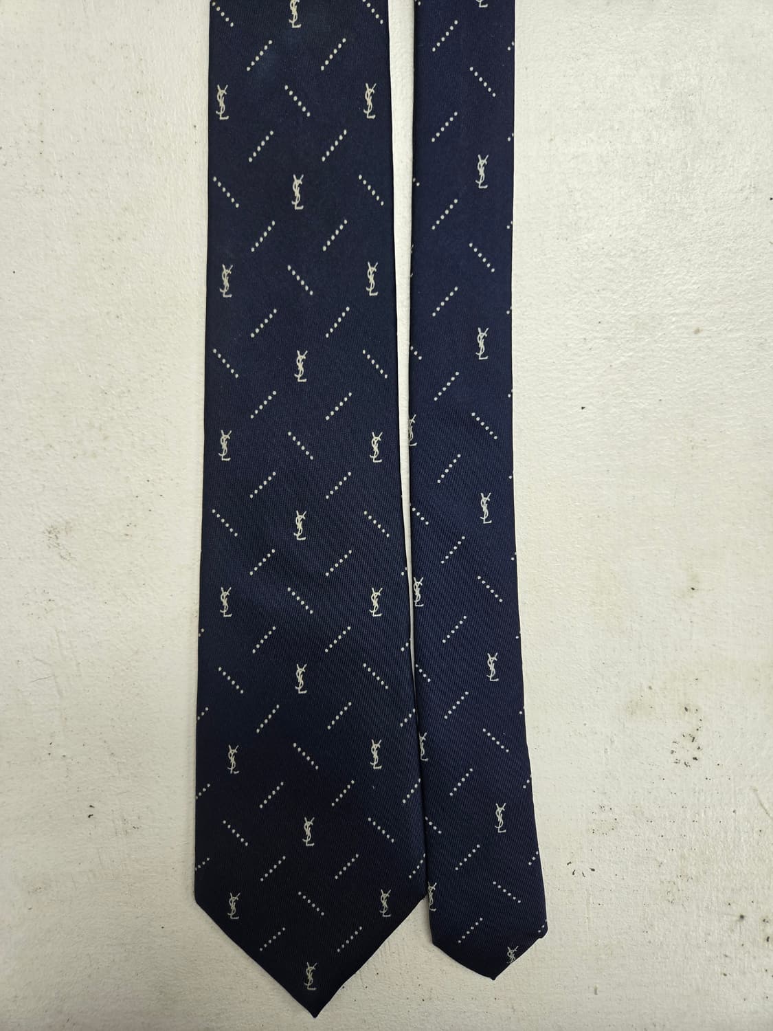 입생로랑 YSL 모노그램 네이비 실크 넥타이 상품이미지1