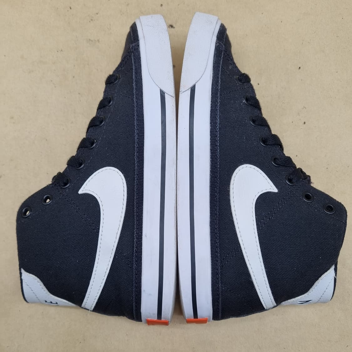 나이키 코트레거시  여성미드 235 상품이미지5