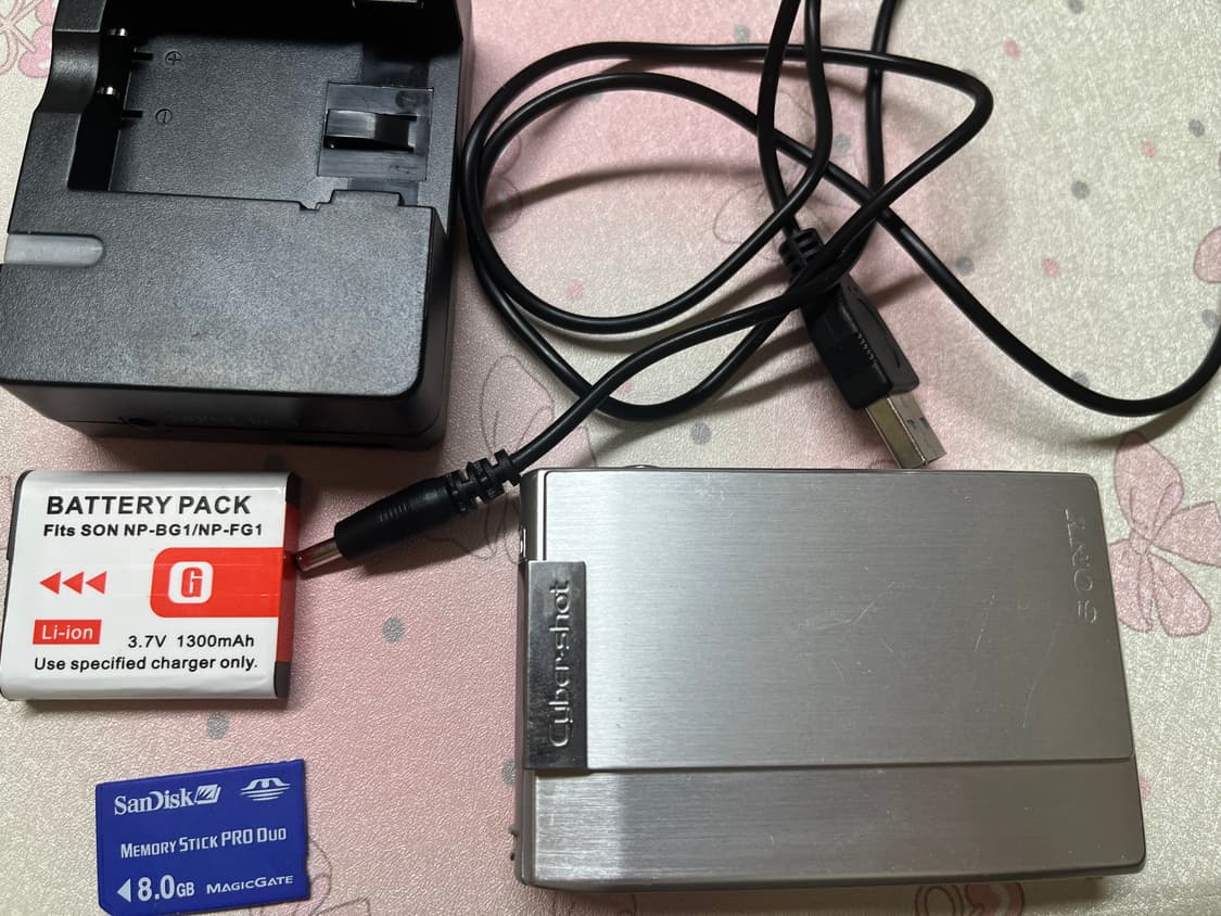 소니 사이버샷 dsc-t100 디카 판매합니다! 상품이미지1