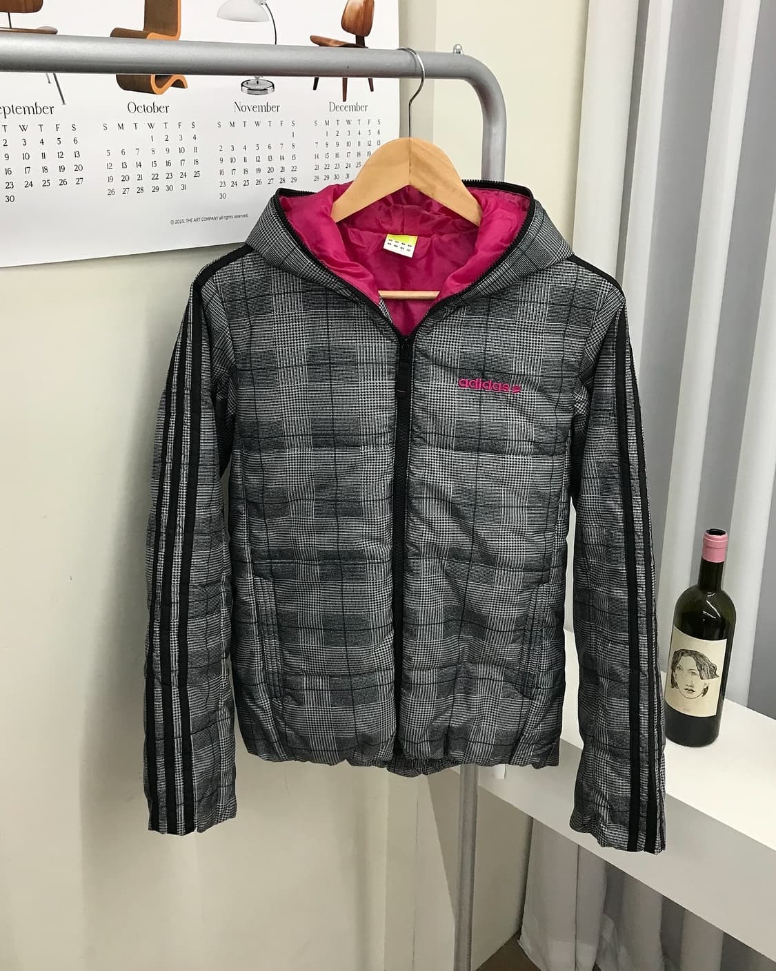 아디다스 3선 체크 패딩 상품이미지1
