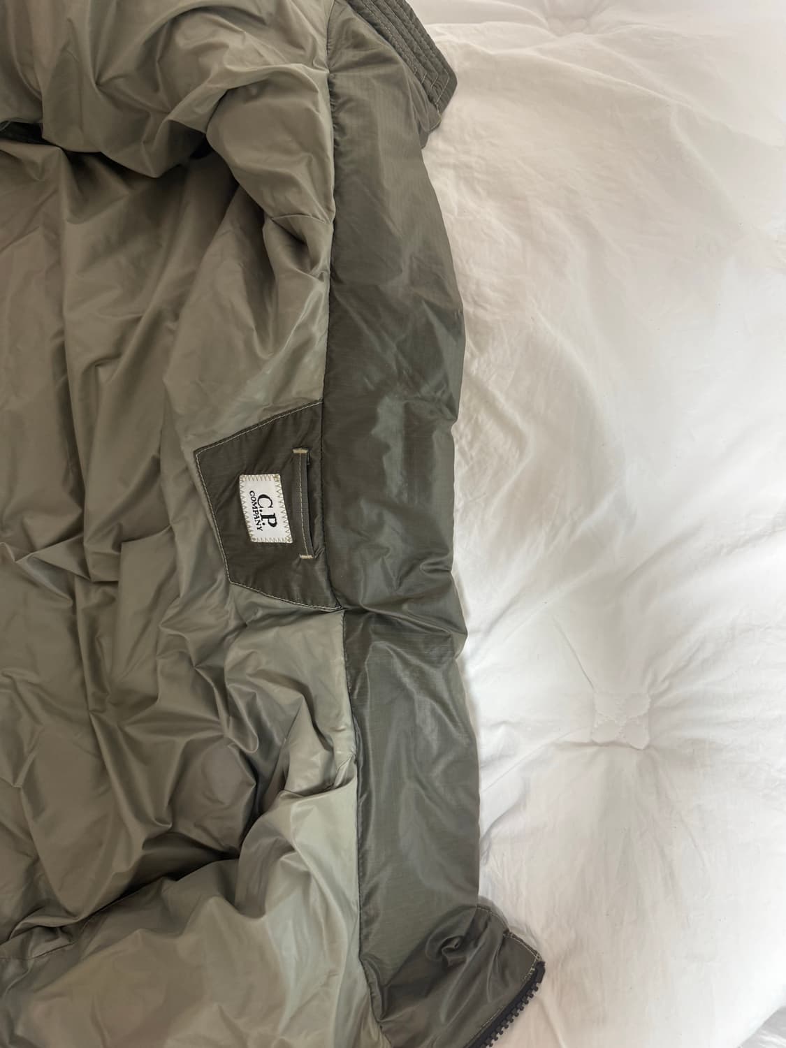 CP컴퍼니 dd쉘 경량패딩 상품이미지2