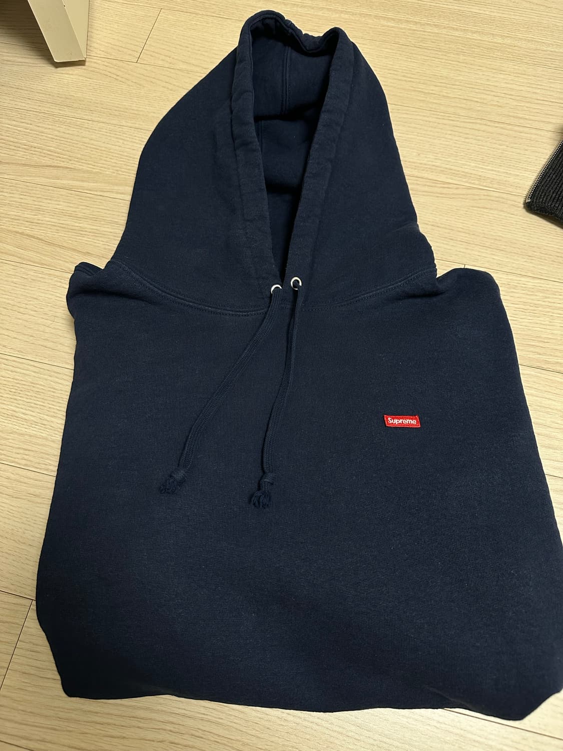 슈프림 24fw 스몰박스 후드티 상품이미지1