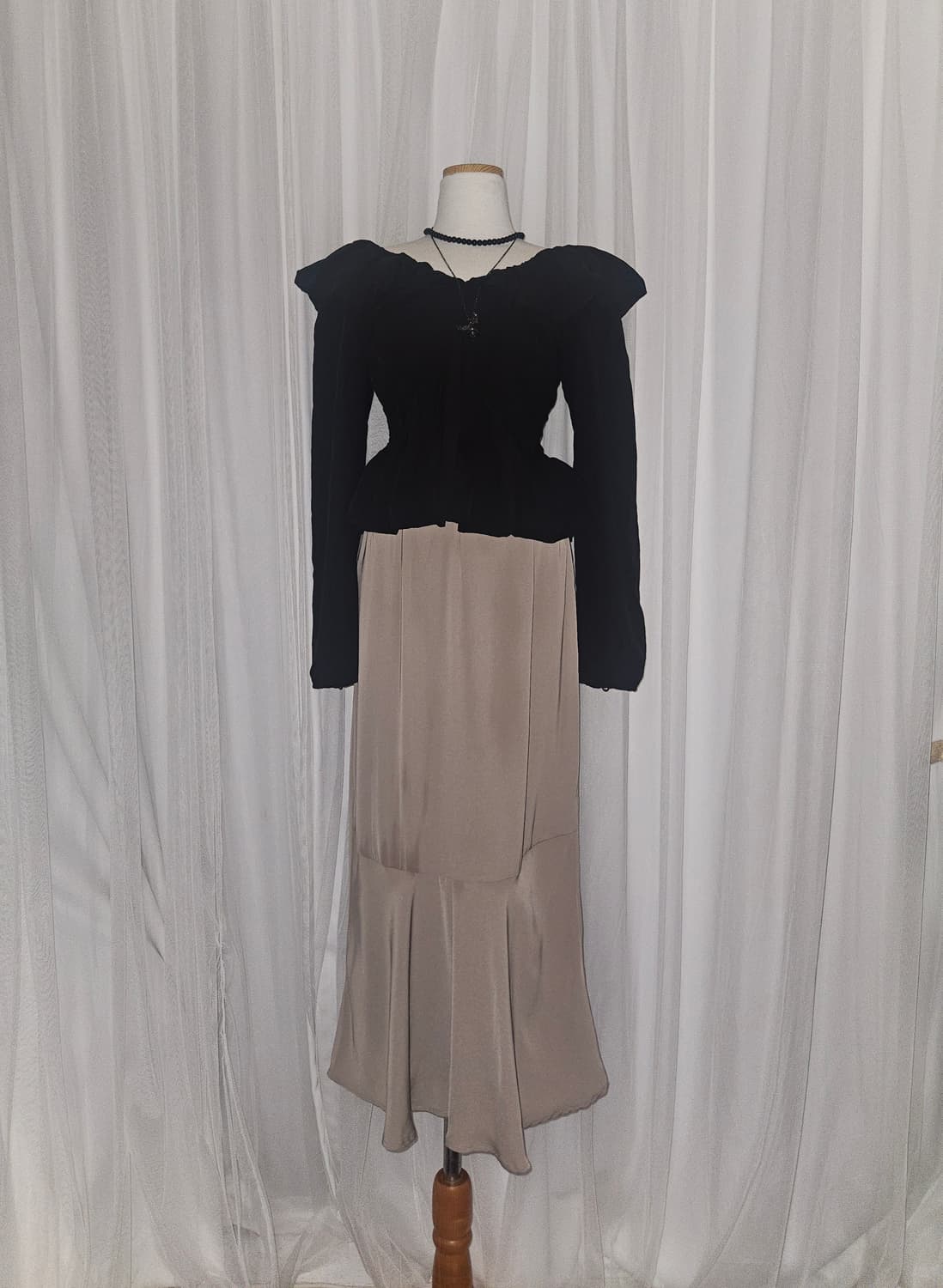 earth music&ecology 빈티지 베이지 머메이드라인 스커트 상품이미지1