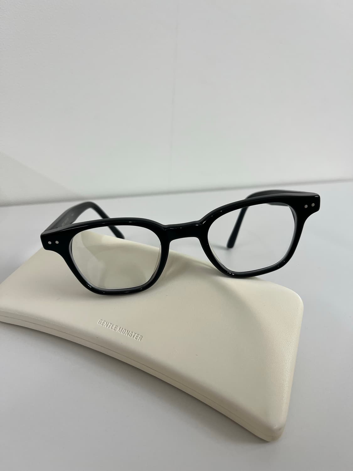 [상태최상/풀박스] 젠틀몬스터 CATO-01 블랙 뿔테안경 상품이미지7