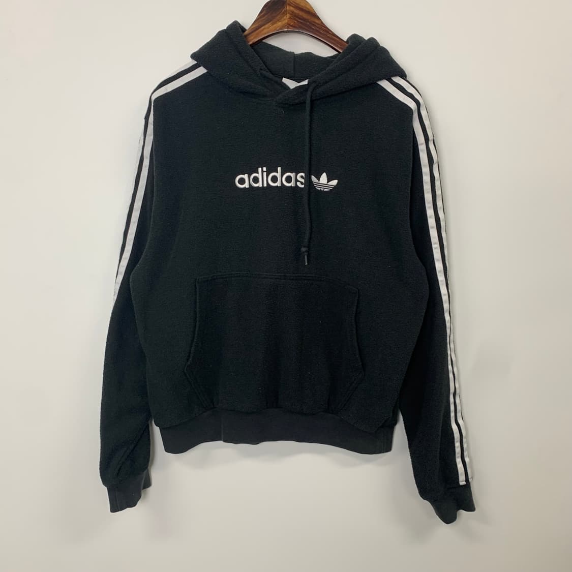 아디다스 자수로고 블랙 부클 후드티 상품이미지2