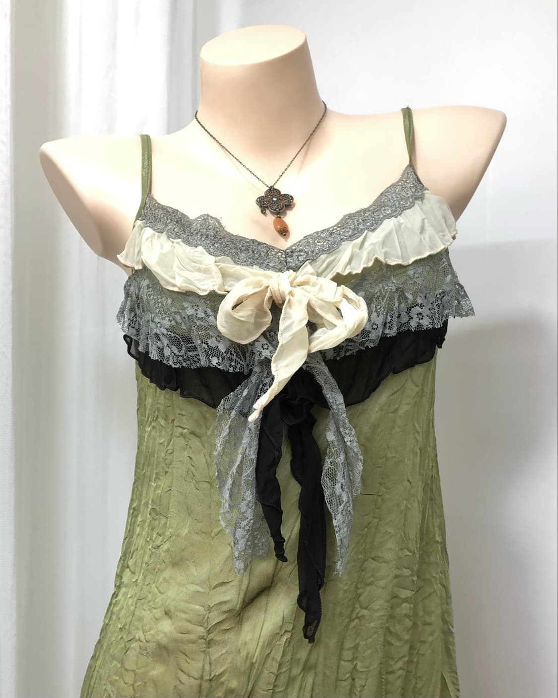 green lace trimmed sleeveless 상품이미지4