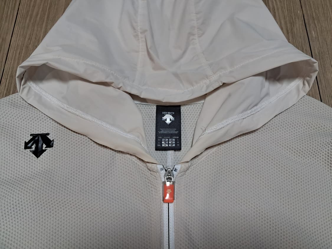 데상트 후드집업 남성110  상품이미지6