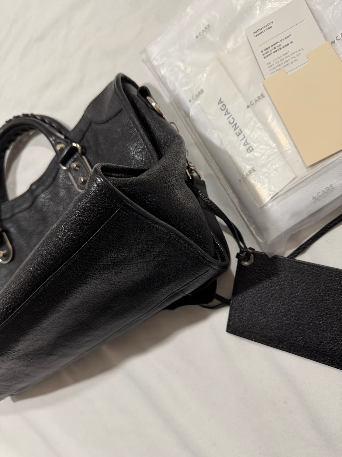 발렌시아가 시티백(모터백) 미디움 메탈릭 엣지 실버,블랙 상품이미지6